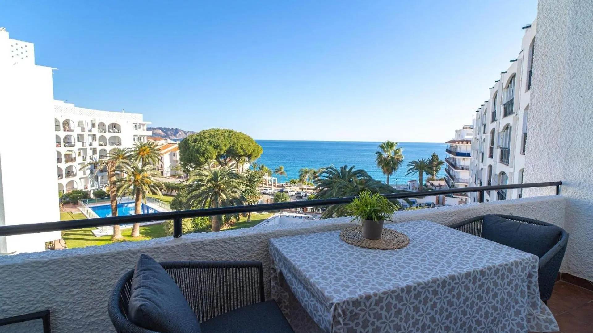 Apartment Studio Fuer 2 Personen Ca 40 Qm In Nerja, Andalusien Costa Del Sol